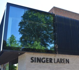 Shutterstock 2458927419