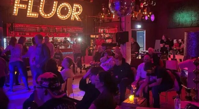 Buitengewoon fluor cafe